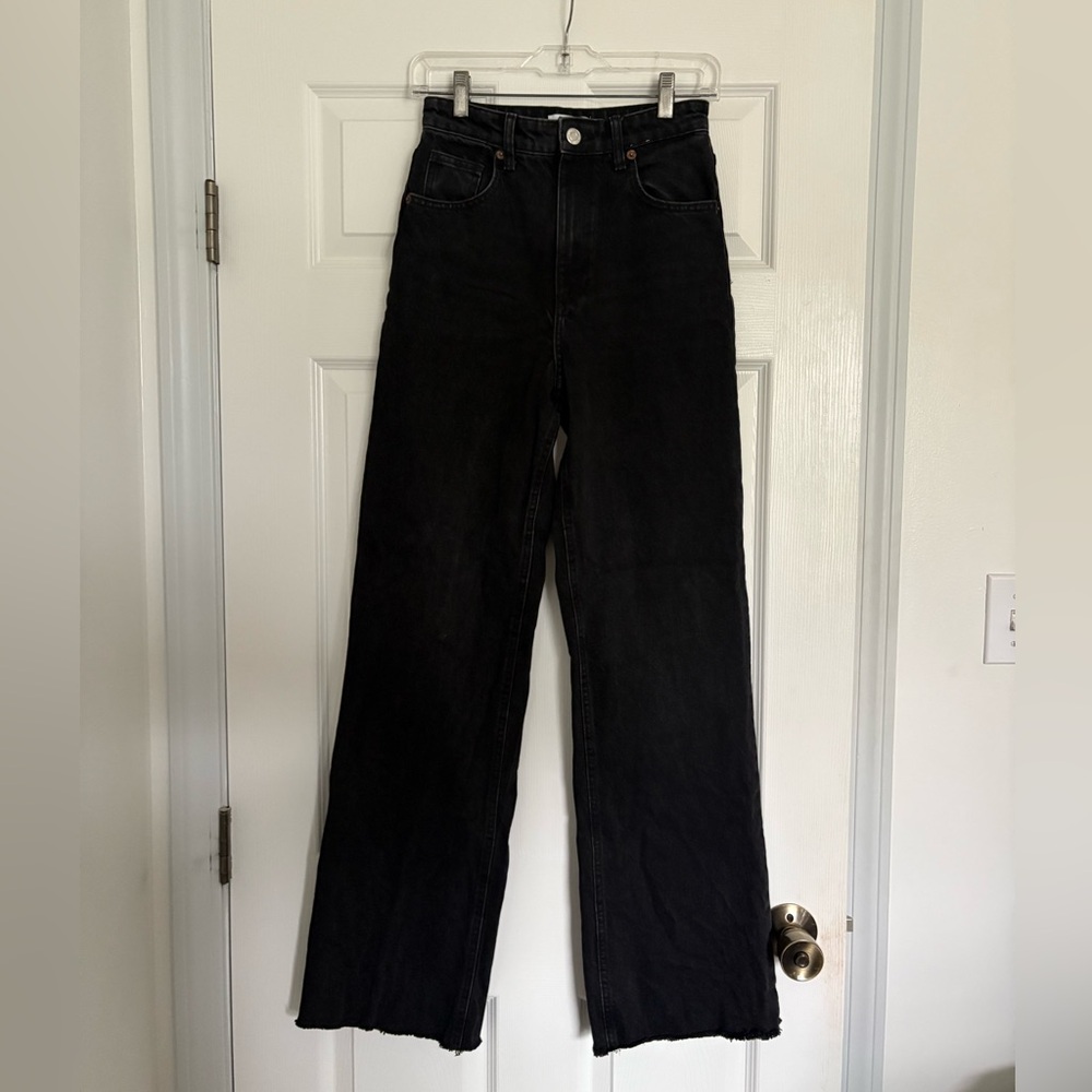 WOMEN ZARA BLACK DENIM FULL LENGTH HIGH RISE WIDE LEG RAW HEM JEANS SIZE 2